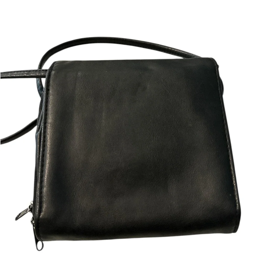 Vintage Jeun‎ Bang Black Leather Crossbody Purse Bag Multi Pocket Gold Hardware